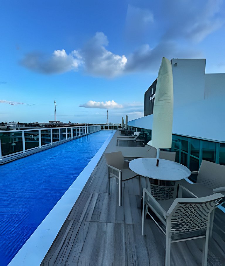 Flat piscina pvt no centro praia